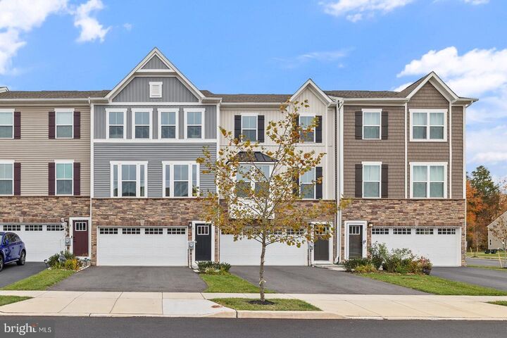 Property Photo:  6 Dolcie Lane  NJ 08648 