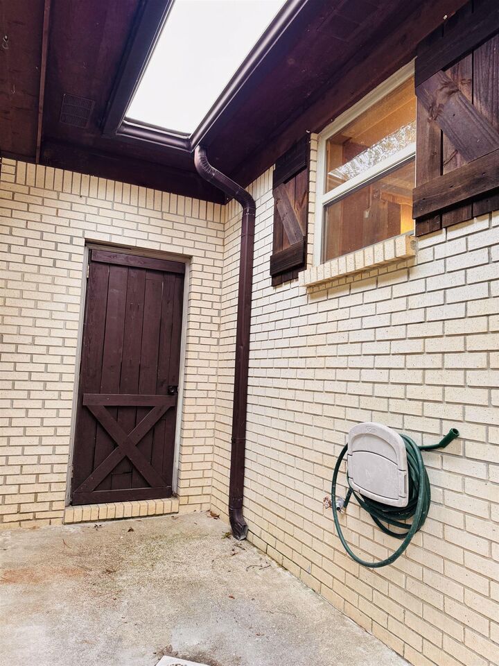 Property Photo:  103 Arrowhead  AR 72104 