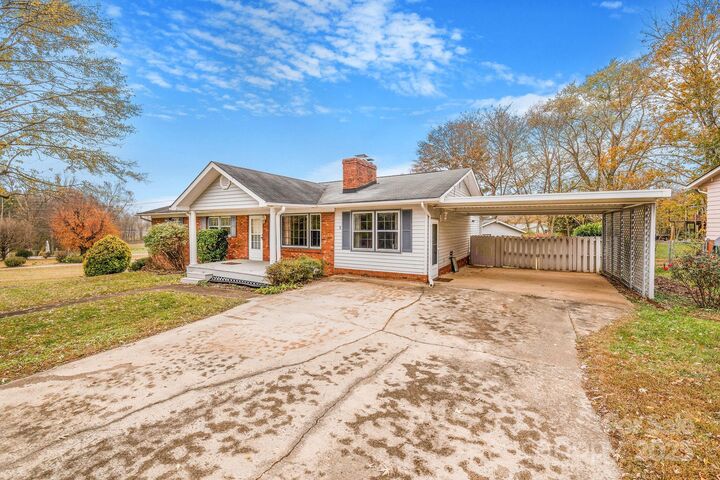 Property Photo:  5 Sunset Drive  NC 28778