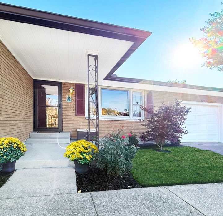 Property Photo:  2215 Wellington Road  OH 45044