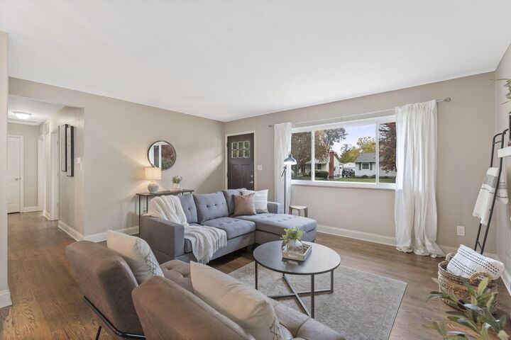 Property Photo: 2565 Nottingham Road OH 43221