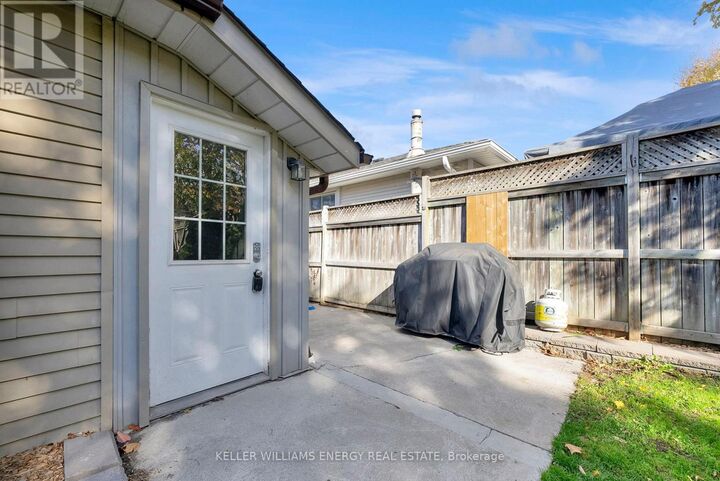 Property Photo:  1137 Norman Crescent Lower  ON L1H 7W9 