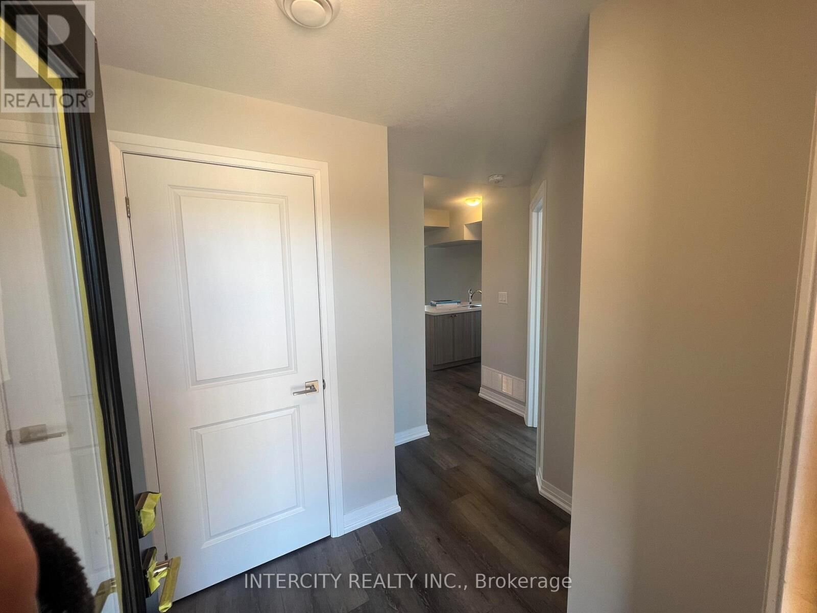 Property Photo: 6705 Cropp Street 44 ON L2E 5J8