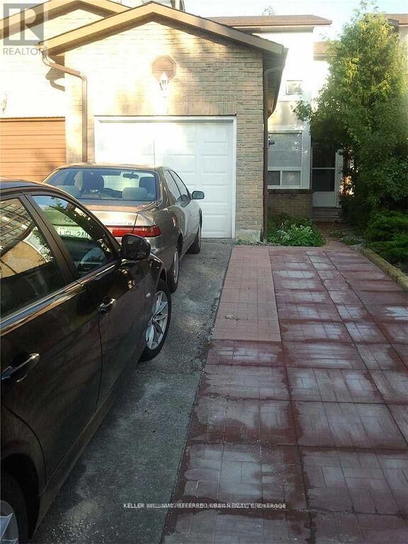 Property Photo: 3 Robert Hicks Drive Lower ON M2R 3R1