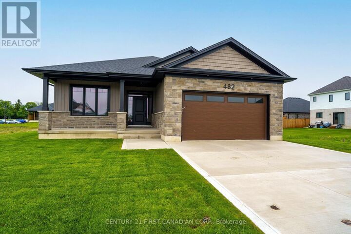 482 Julianna Court  Plympton-Wyoming (Plympton Wyoming) ON N0N 1T0 photo