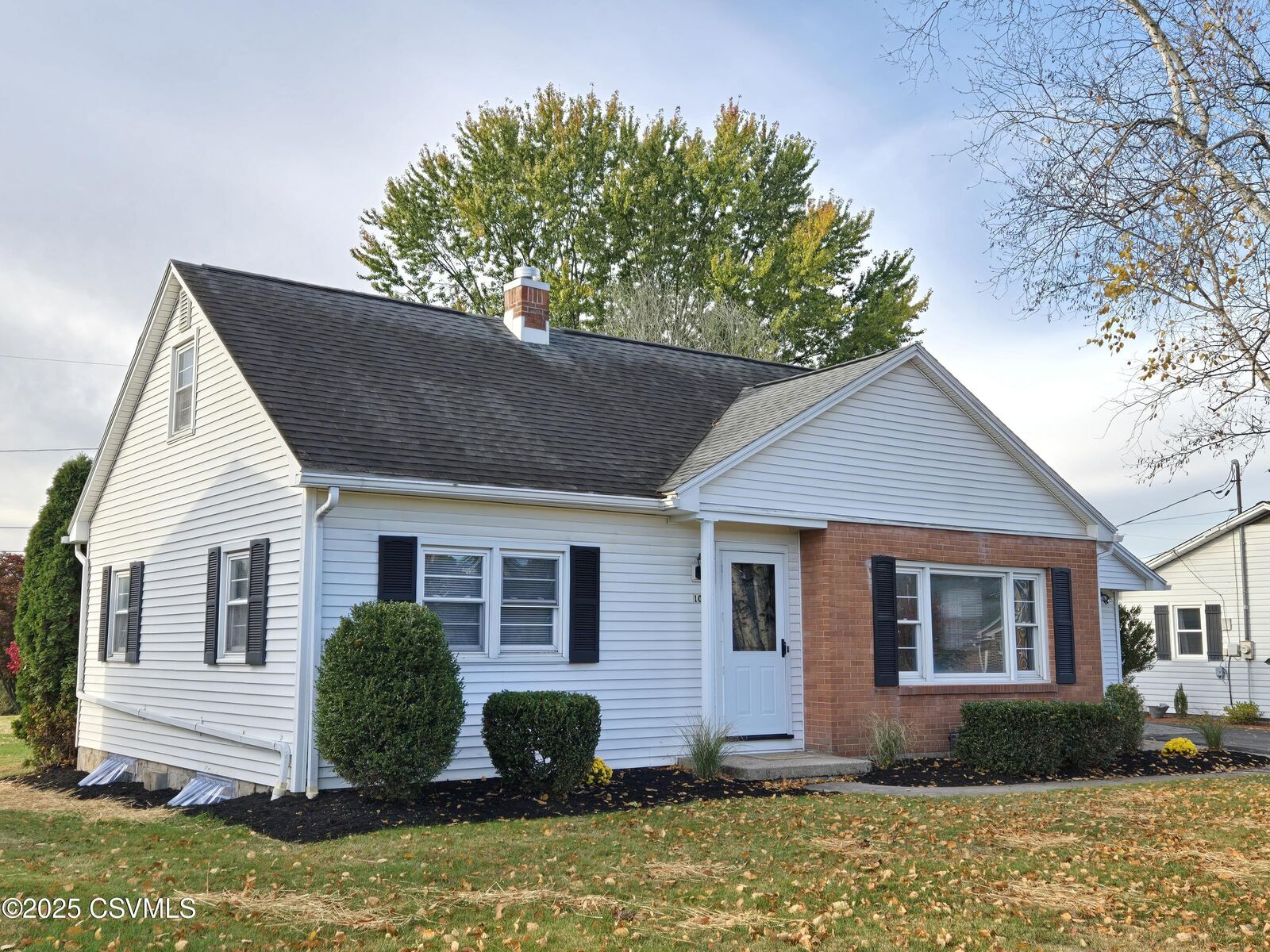 Property Photo:  1050 Pine Street  PA 17847 