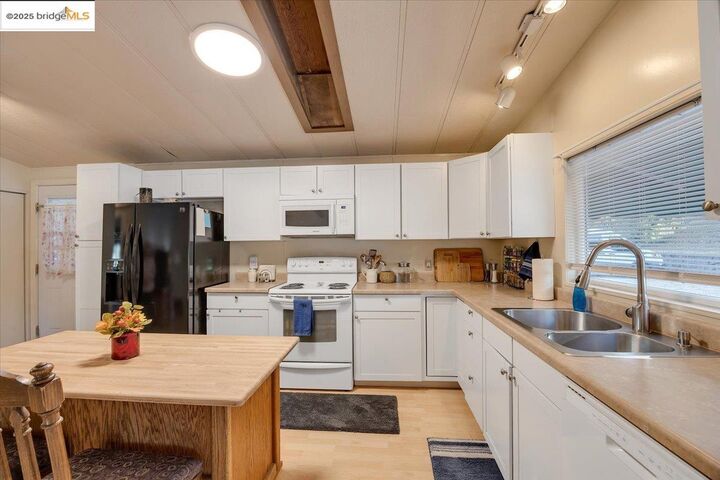 Property Photo:  14192 Tuolumne Rd #67  CA 95370 