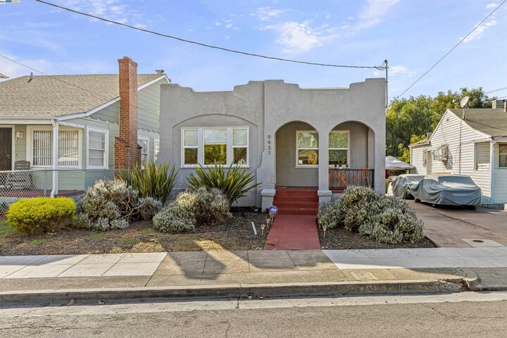 Property Photo:  9937 Dante Ave  CA 94603 