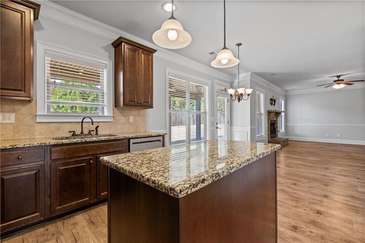 Property Photo: 1510 Walking Horse Trail GA 30041