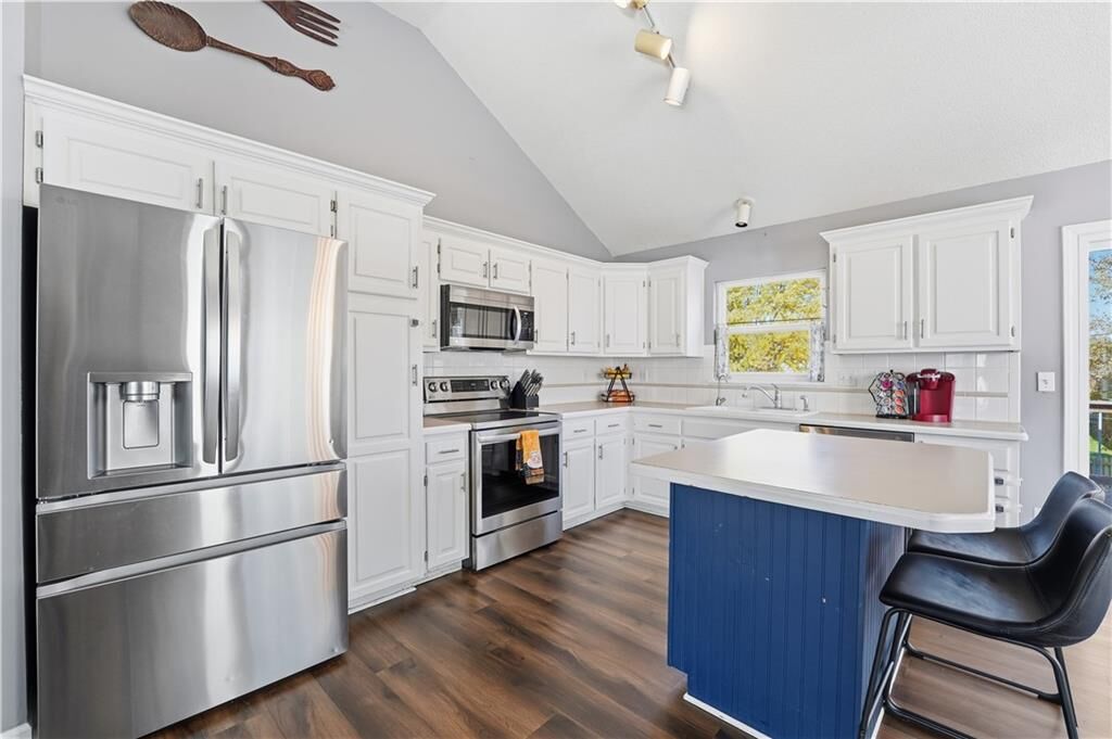 Property Photo: 1020 N Logan Street KS 66061