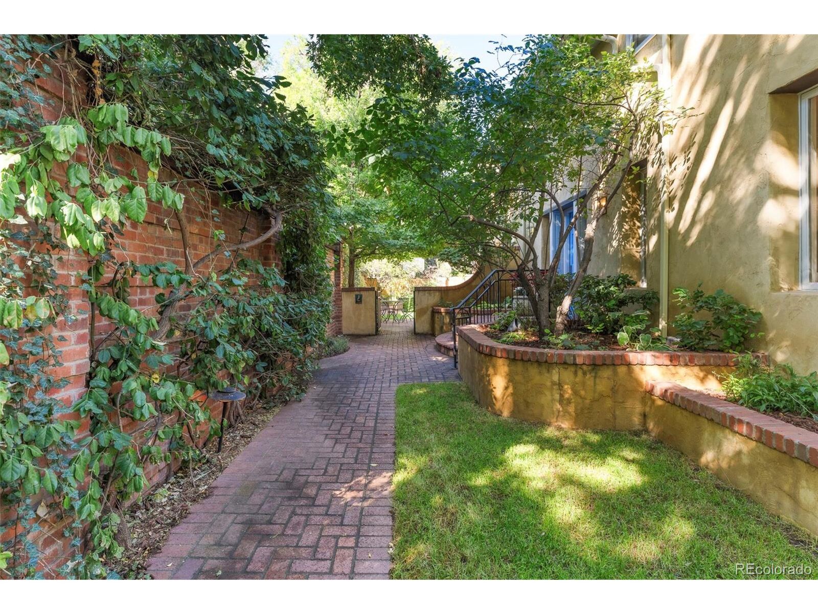 Property Photo:  119 S Franklin St  CO 80209 