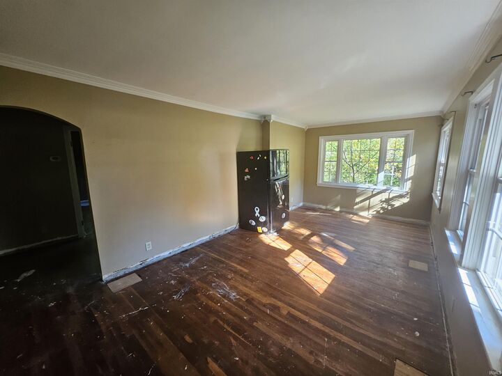 Property Photo: 315 W Evergreen Road IN 47710