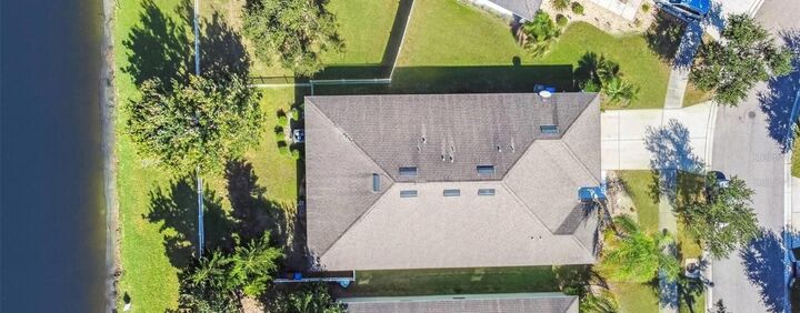Property Photo:  1110 Lauren Manor Loop  FL 33570 