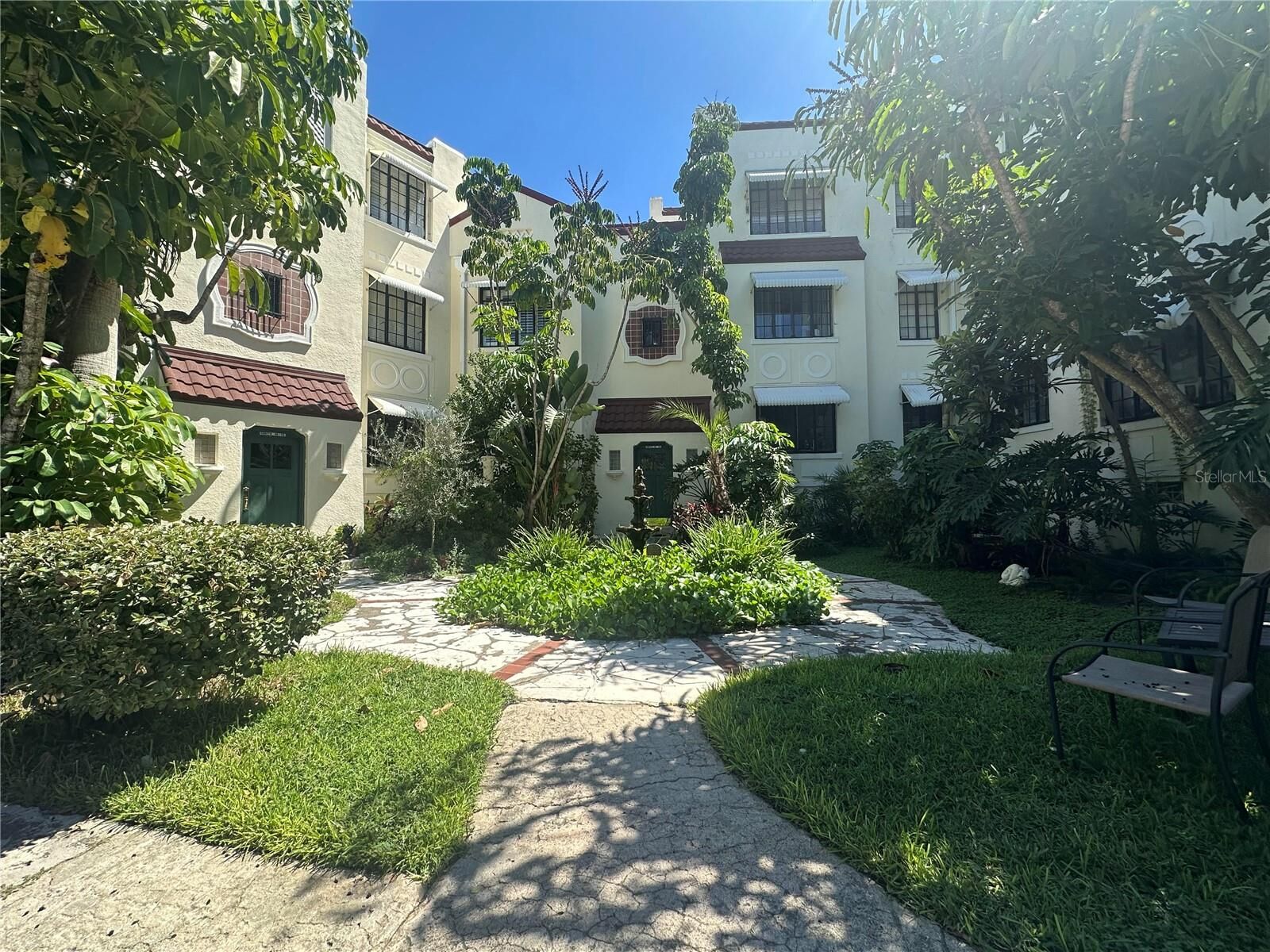 Property Photo: 210 N 17th Street W 15 FL 34205