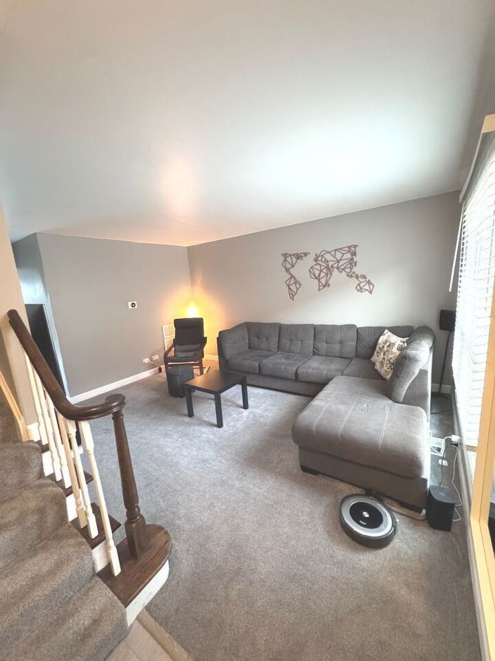 Property Photo:  1727 Sessions Walk  IL 60169 