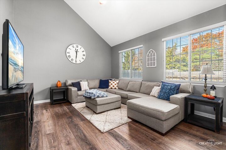 Property Photo: 6113 Oldcreek Lane IL 60431