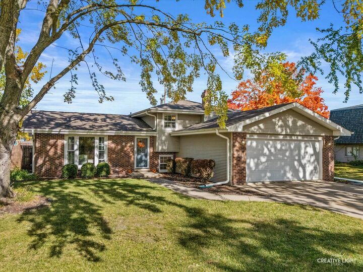 Property Photo:  123 Heritage Drive  IL 60447 