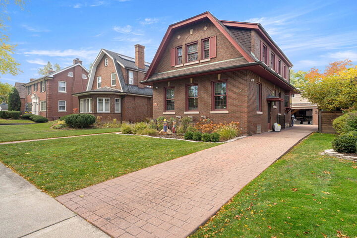 Property Photo: 10022 S Seeley Avenue IL 60643