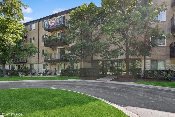 1215 N Waterman Avenue 3L  Arlington Heights IL 60004 photo