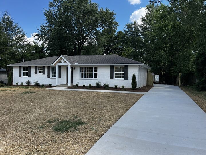Property Photo:  106 Lucinda Ln  TN 37075
