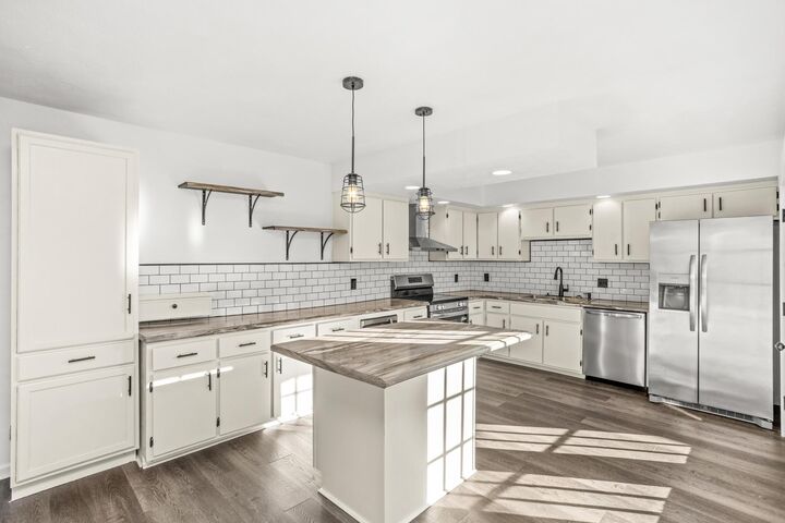 Property Photo:  240 Cedarwood Ln  TN 37115 