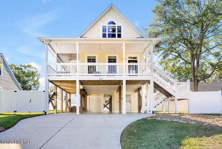 Property Photo:  805 E Yacht Drive  NC 28465 