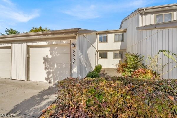 Property Photo: 5554 Landover Court OH 44134