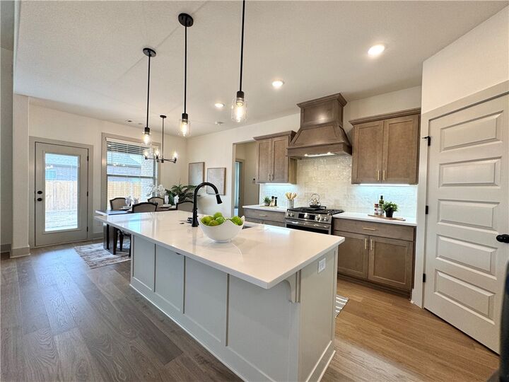 Property Photo: 4804 SW Scarlet Oak Street AR 72713