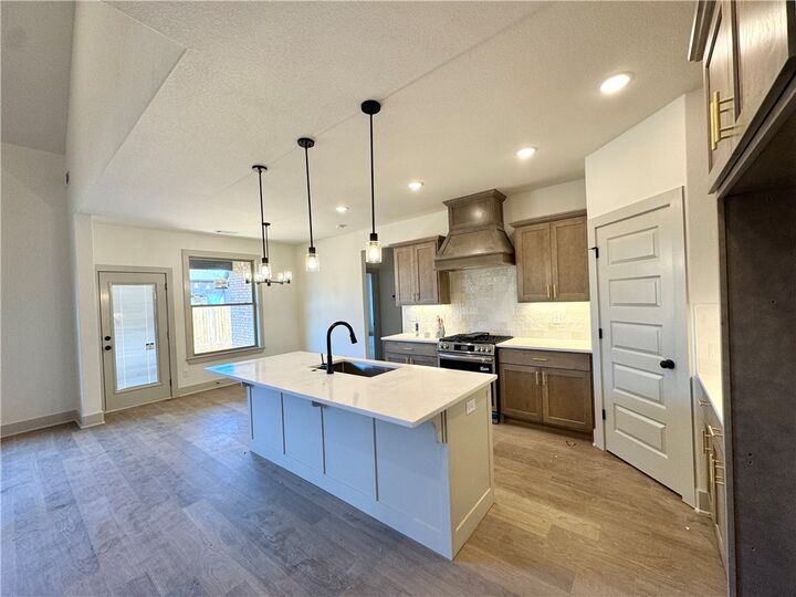 Property Photo: 4804 SW Scarlet Oak Street AR 72713