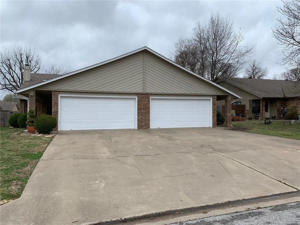Property Photo:  606 N 37th Street  AR 72756 