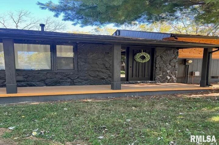 1303 N Maple Street  Carterville IL 62918 photo