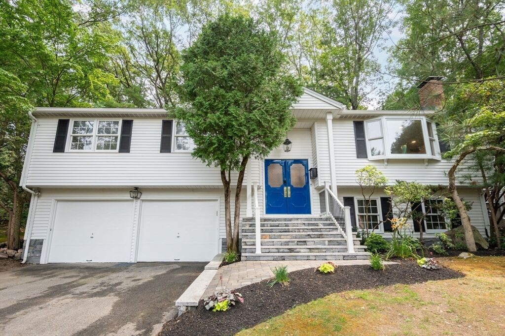 Property Photo:  10 Pinewood Circle  MA 02482 