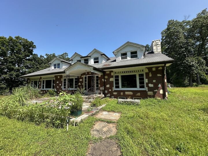 Property Photo:  12-R Jackielyn Cir  MA 01033 