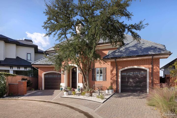 Property Photo:  17 Wharf Ave  FL 32502 