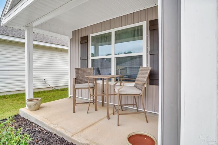 Property Photo: 1760 Paisleigh Dr FL 32534