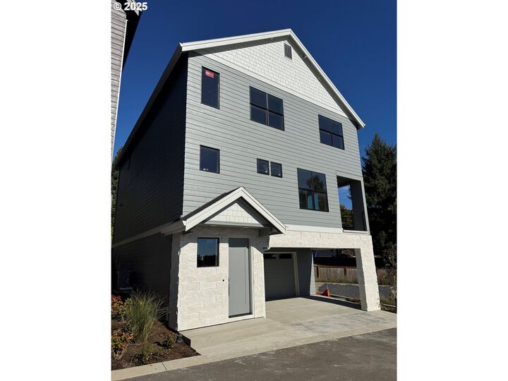 Property Photo:  6028 SW 18th Dr  OR 97239 