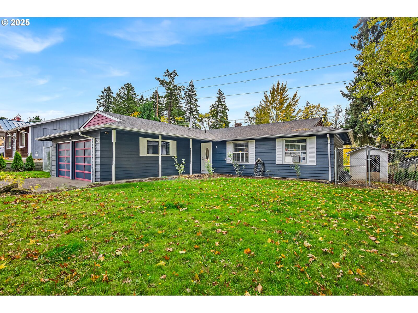 Property Photo: 6500 SE Madrona Dr OR 97222