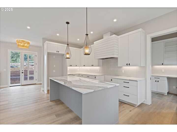 Property Photo:  740 Monica Ct  OR 97110 