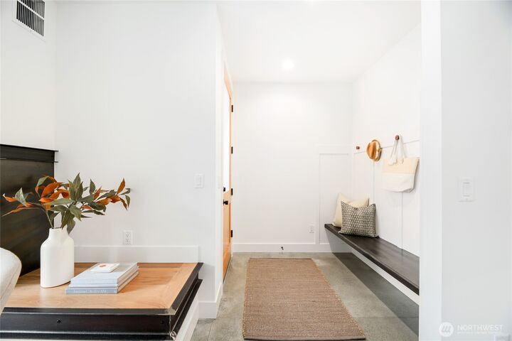 Property Photo:  6816  128th Avenue NE  WA 98033 