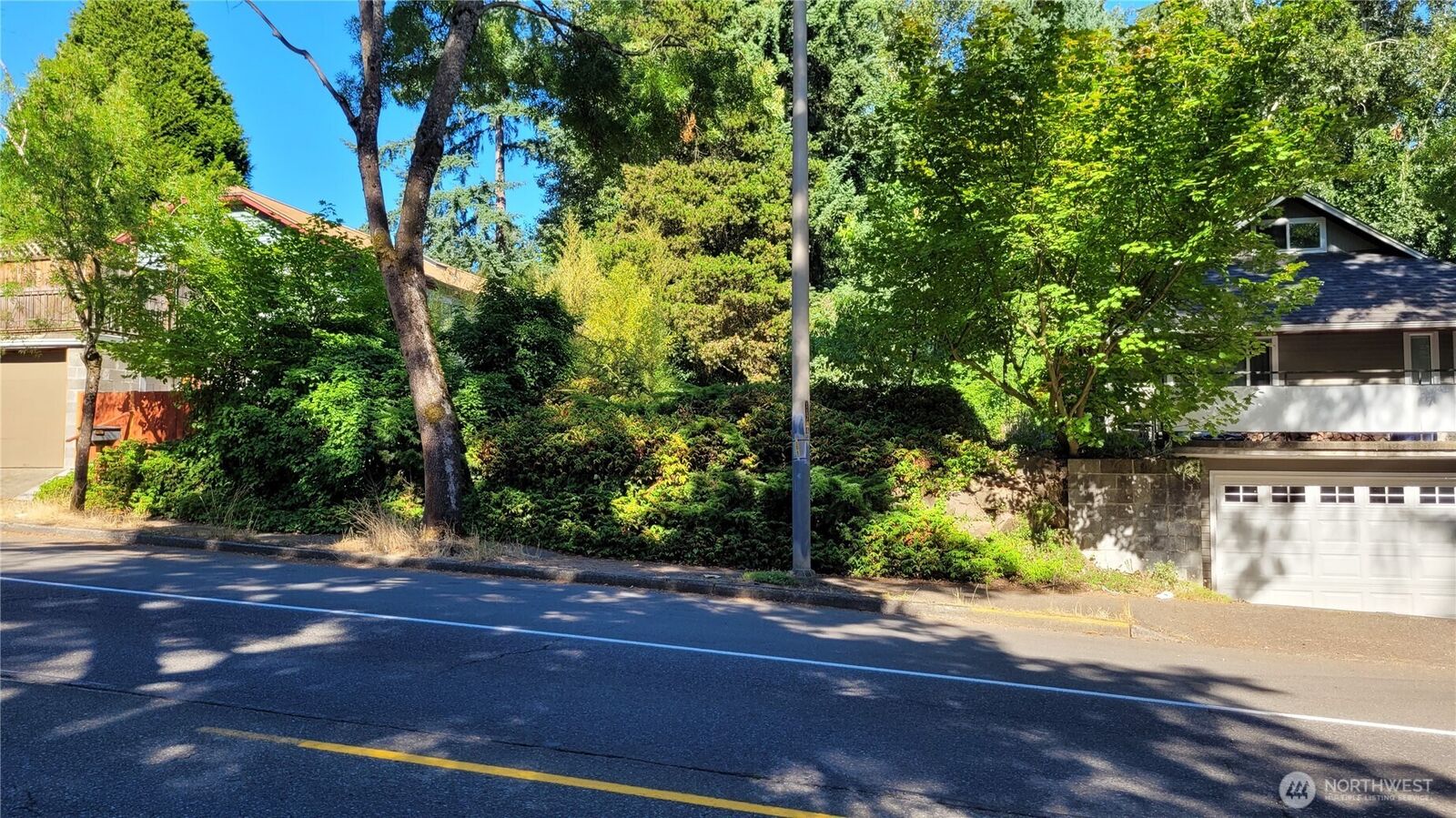 Property Photo:  11744  35th Avenue NE  WA 98125