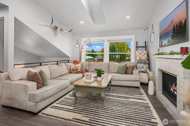 Property Photo: 402 Olympia Boulevard SW WA 98047