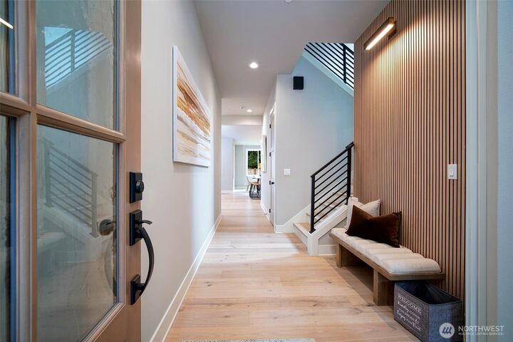 Property Photo:  6528  128th Avenue NE  WA 98033