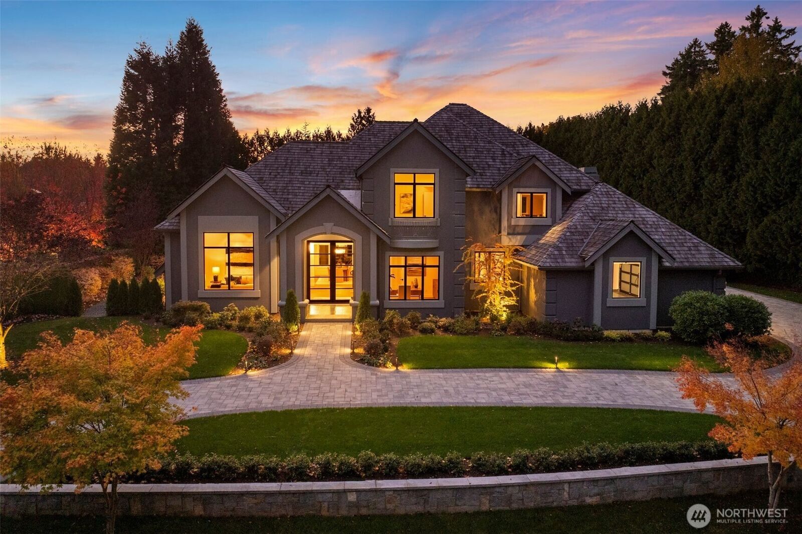 Property Photo:  105  Windsor Drive SE  WA 98074 