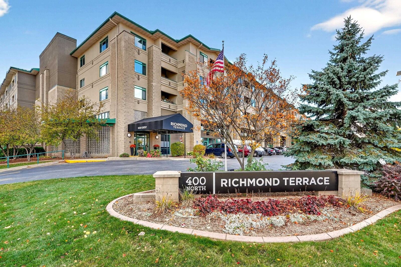 Property Photo:  400 N Richmond Unit 332 Street  WI 54911 