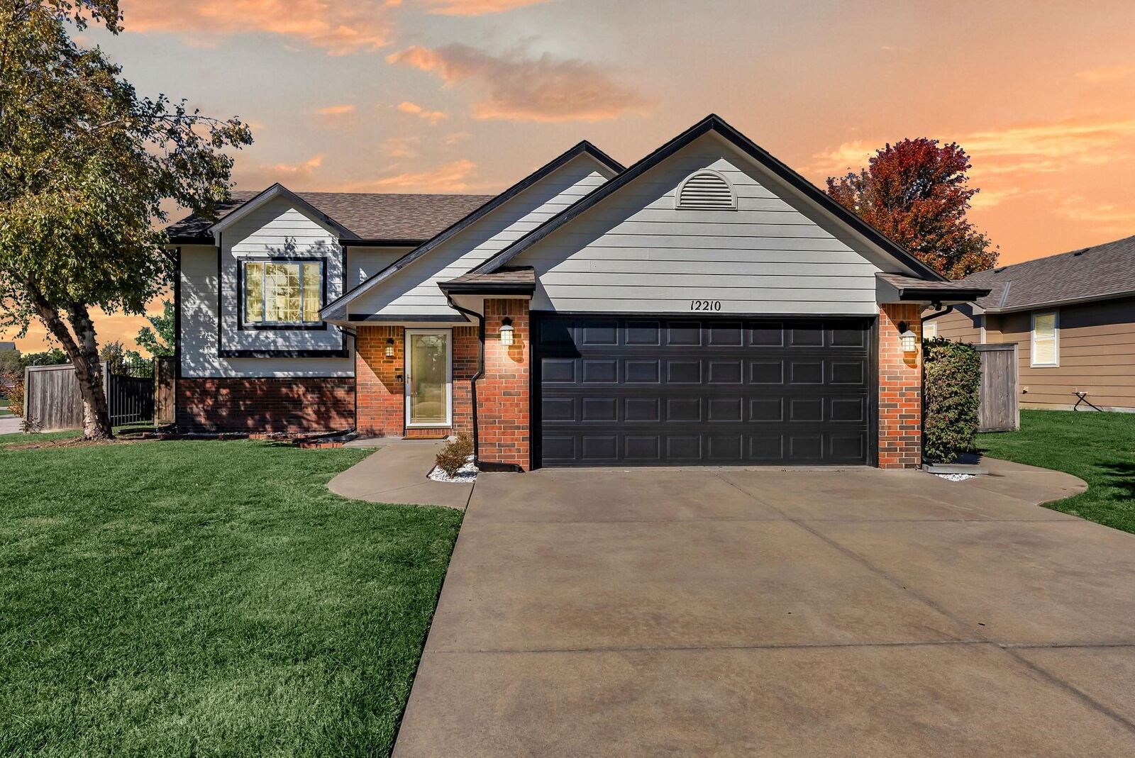 Property Photo: 12210 E Ayesbury Ct KS 67226