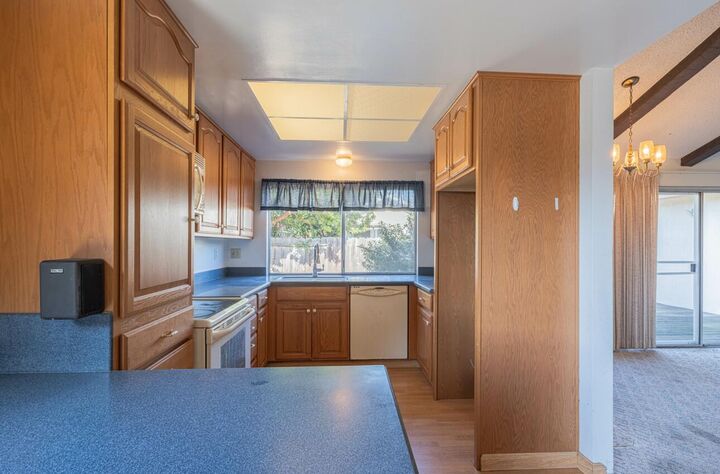 Property Photo:  464 La Jolla Way  CA 93901