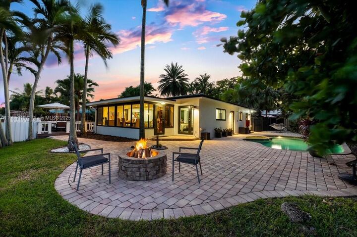 Property Photo:  3008 NE 1st Terrace  FL 33334