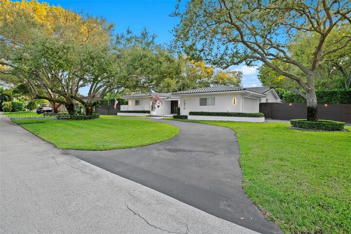 Property Photo: 7870 SW 141st Ter FL 33158