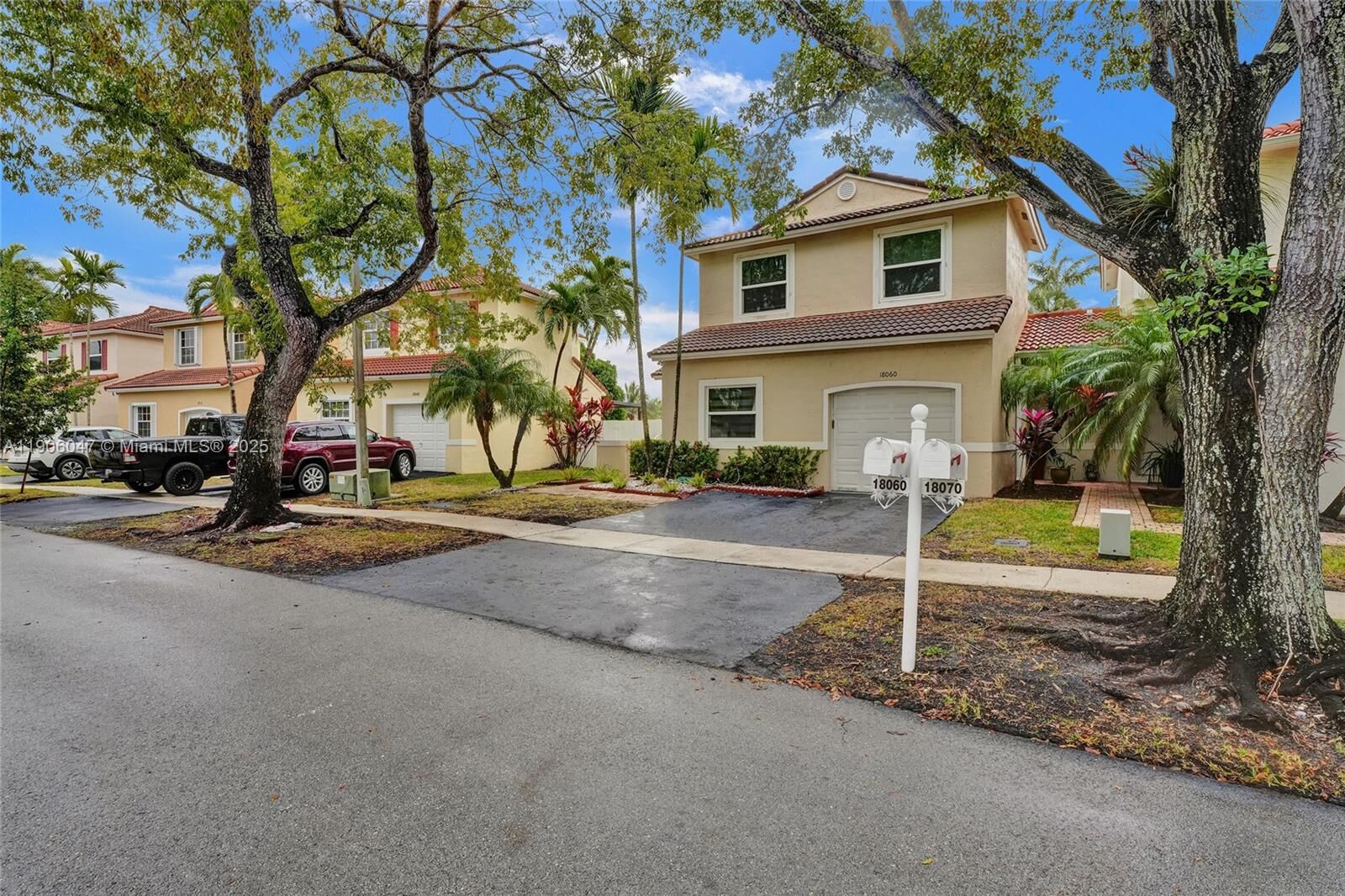 Property Photo: 18060 SW 11th Ct FL 33029