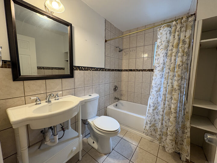 Property Photo:  147 Peabody Street  CT 06516 